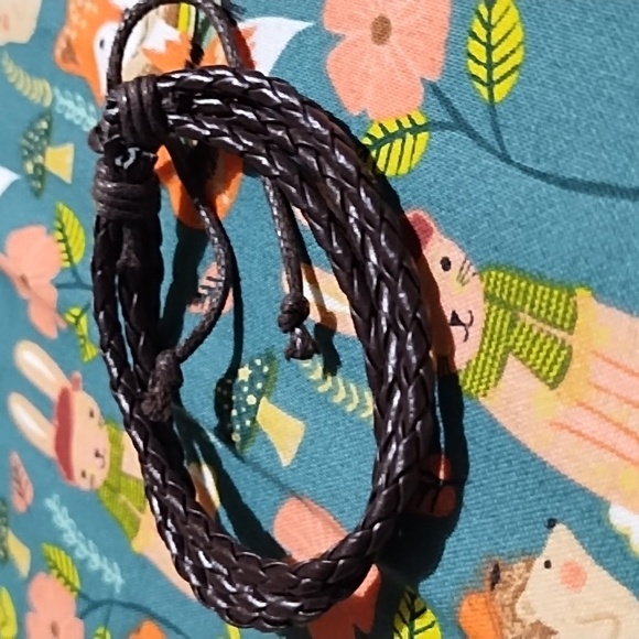 Pick 5 Men's Leather/Cord bracelets. - Picture 8 of 10